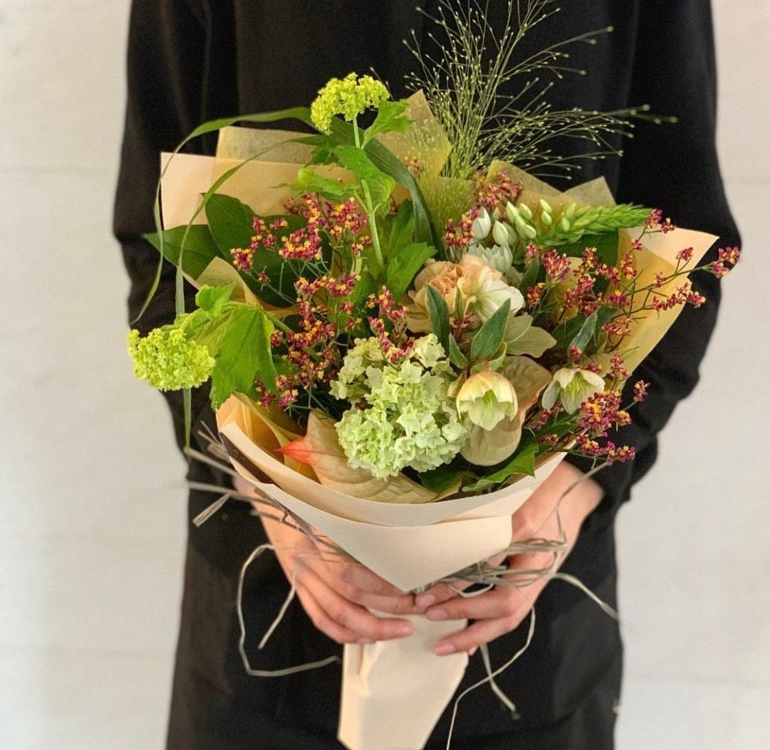 花束 長めの花束/シック・エレガント M｜富山から全国へ季節に咲く花本来の